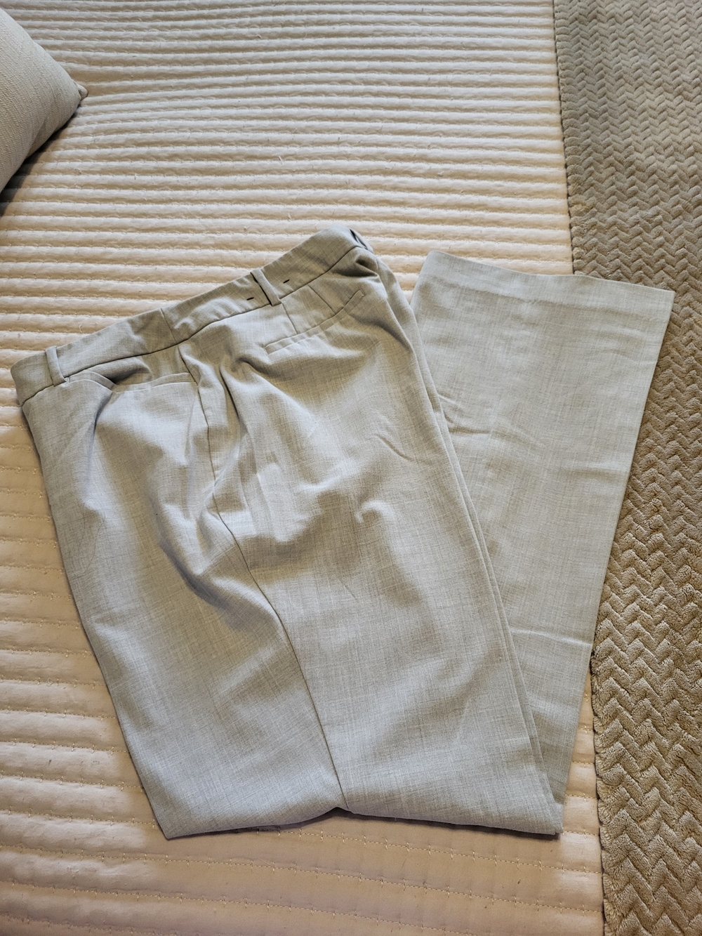 Worthington Light Gray Pleated Trousers